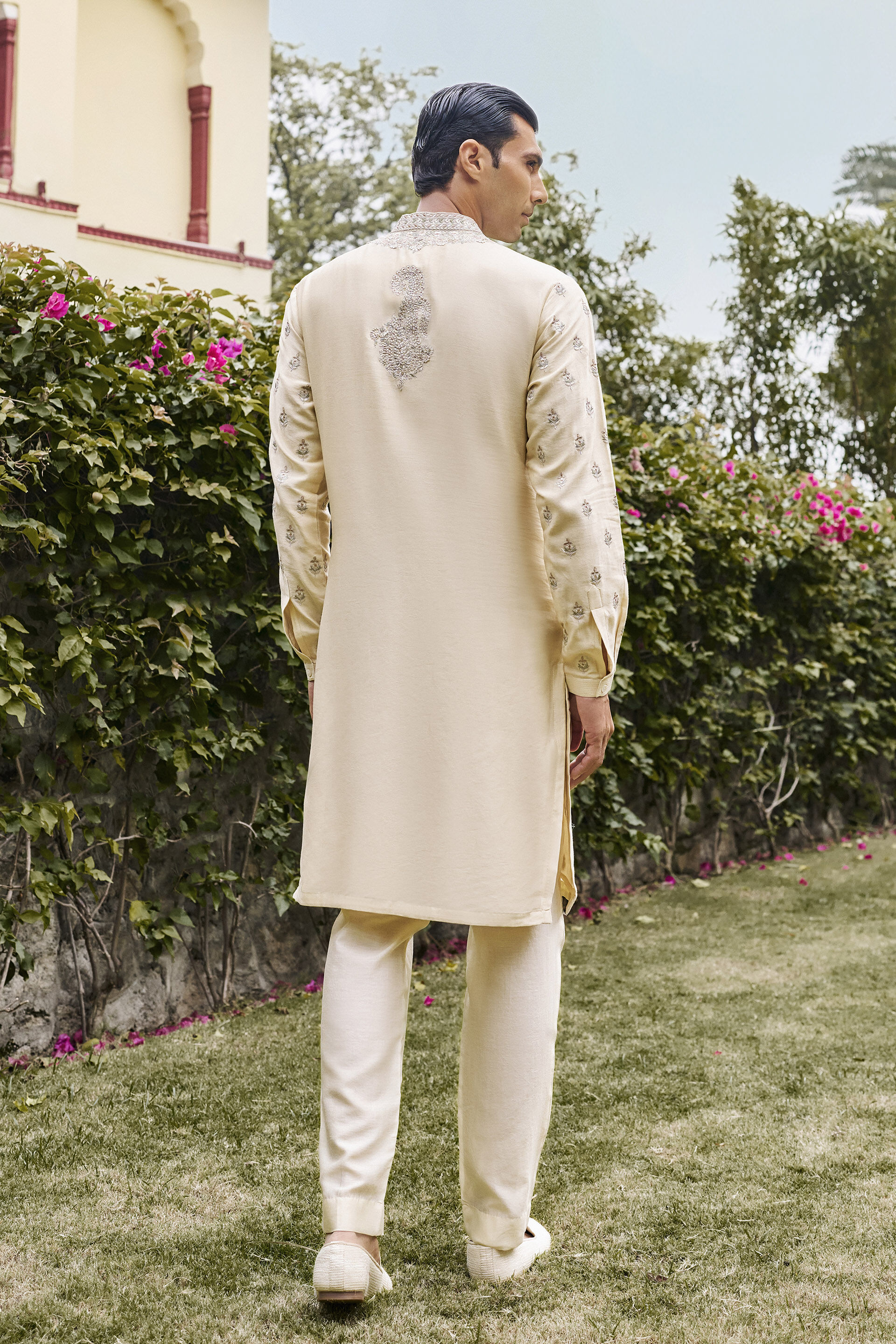 Soulful Embroidered Zardozi Kurta - Cream