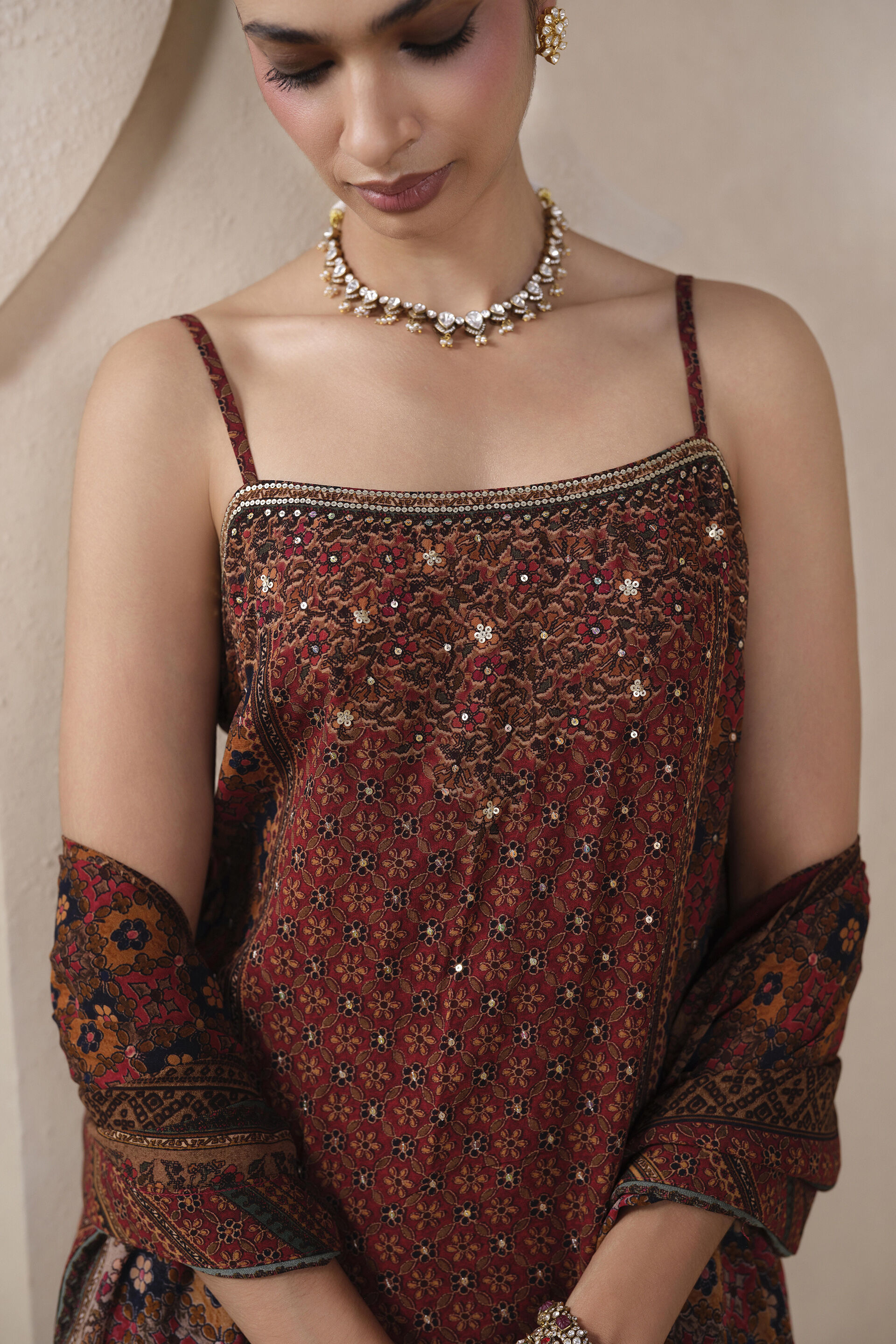 Gulnaz Printed Suit Set in Red, Red, image 4