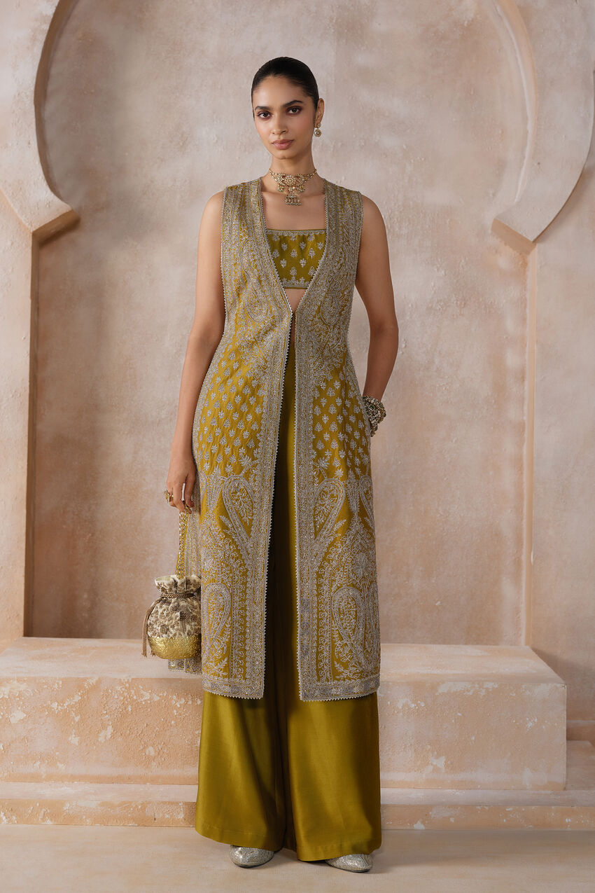 Shop Designer Kurta Sets for Women in USA | Anita Dongre Shop Designer Kurta Sets for Women in USA | Anita Dongre