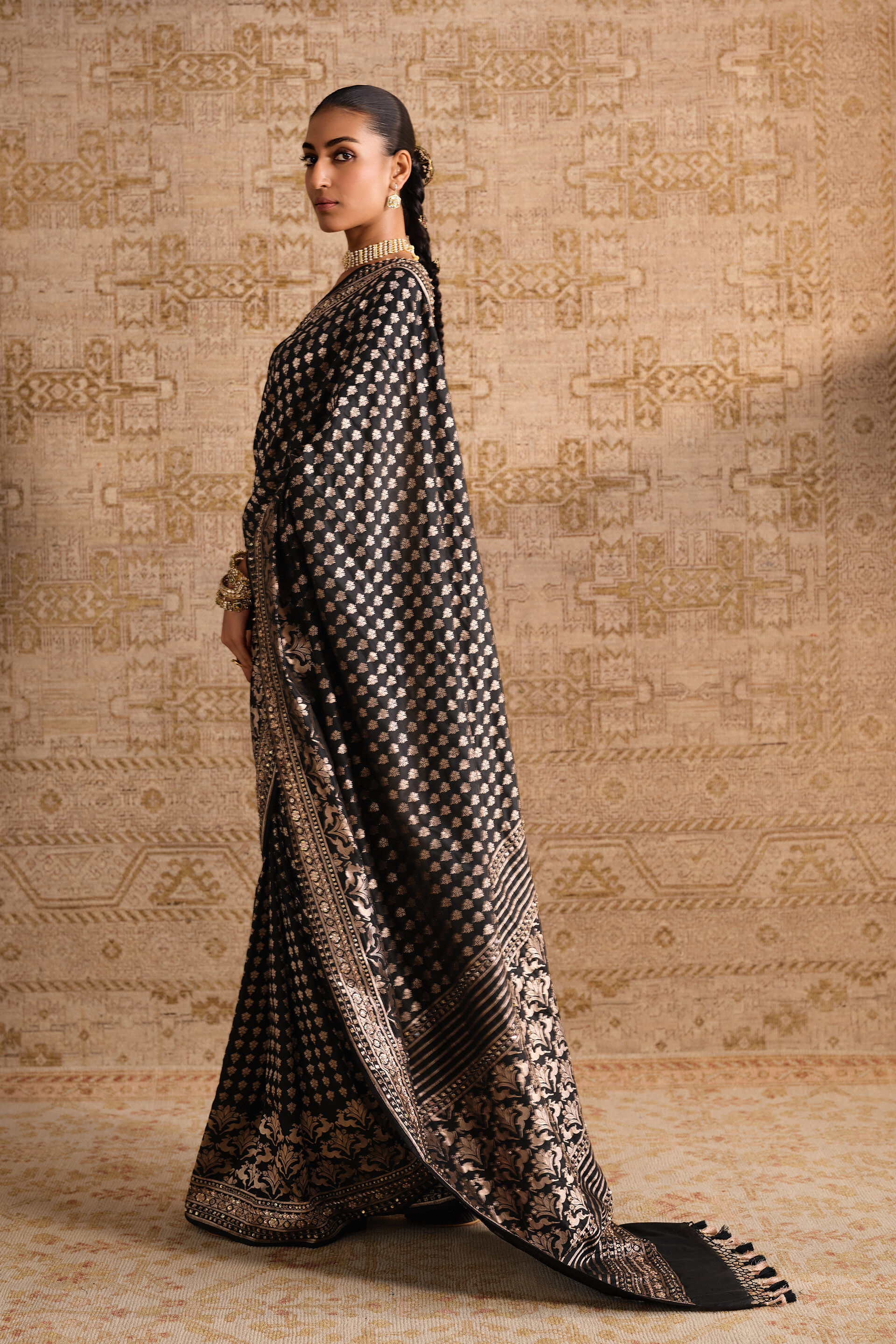 Suvrata Handwoven Benarasi Silk Saree - Black