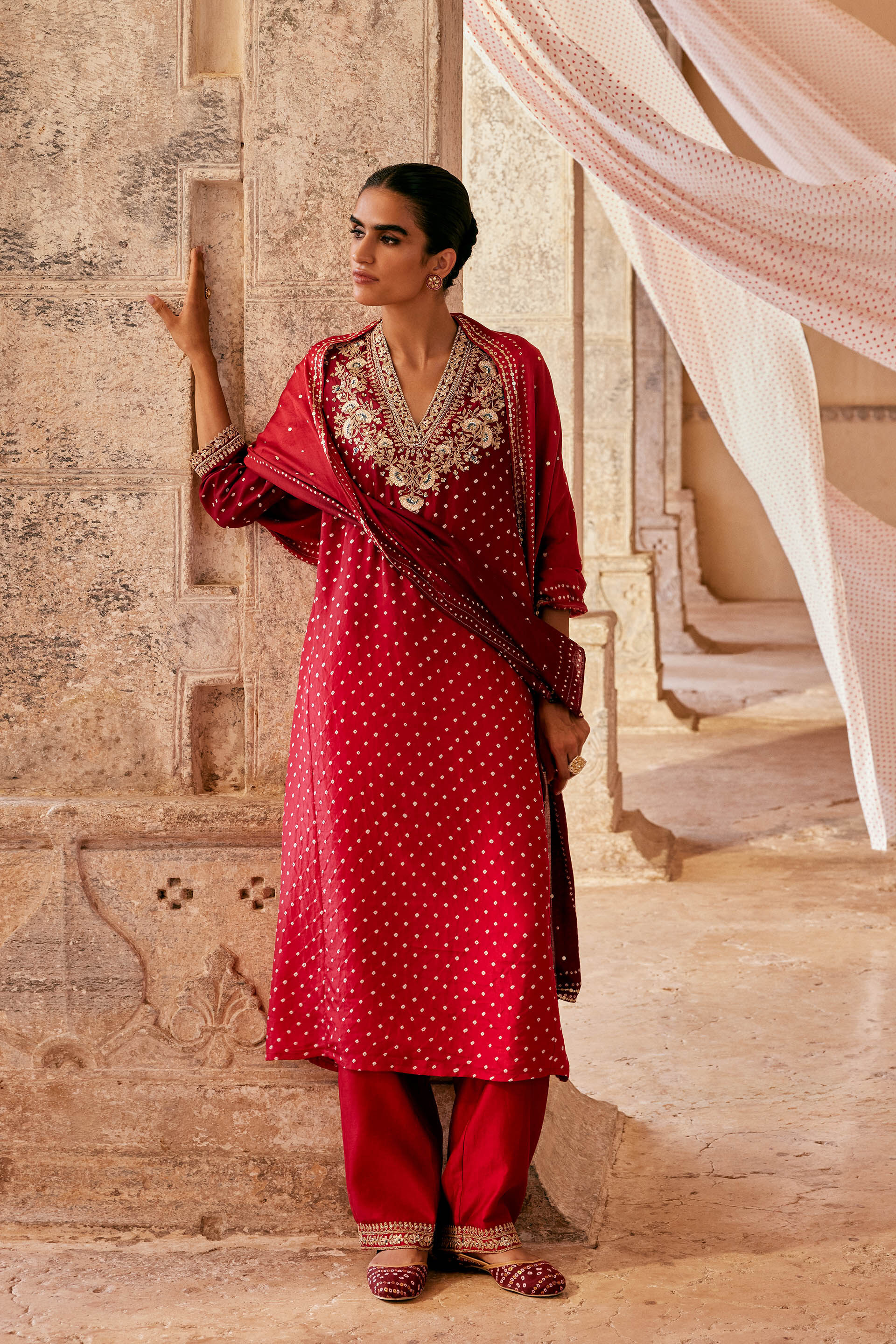 Gulsahro Handcrafted Bandhani Silk Kurta Set - Red