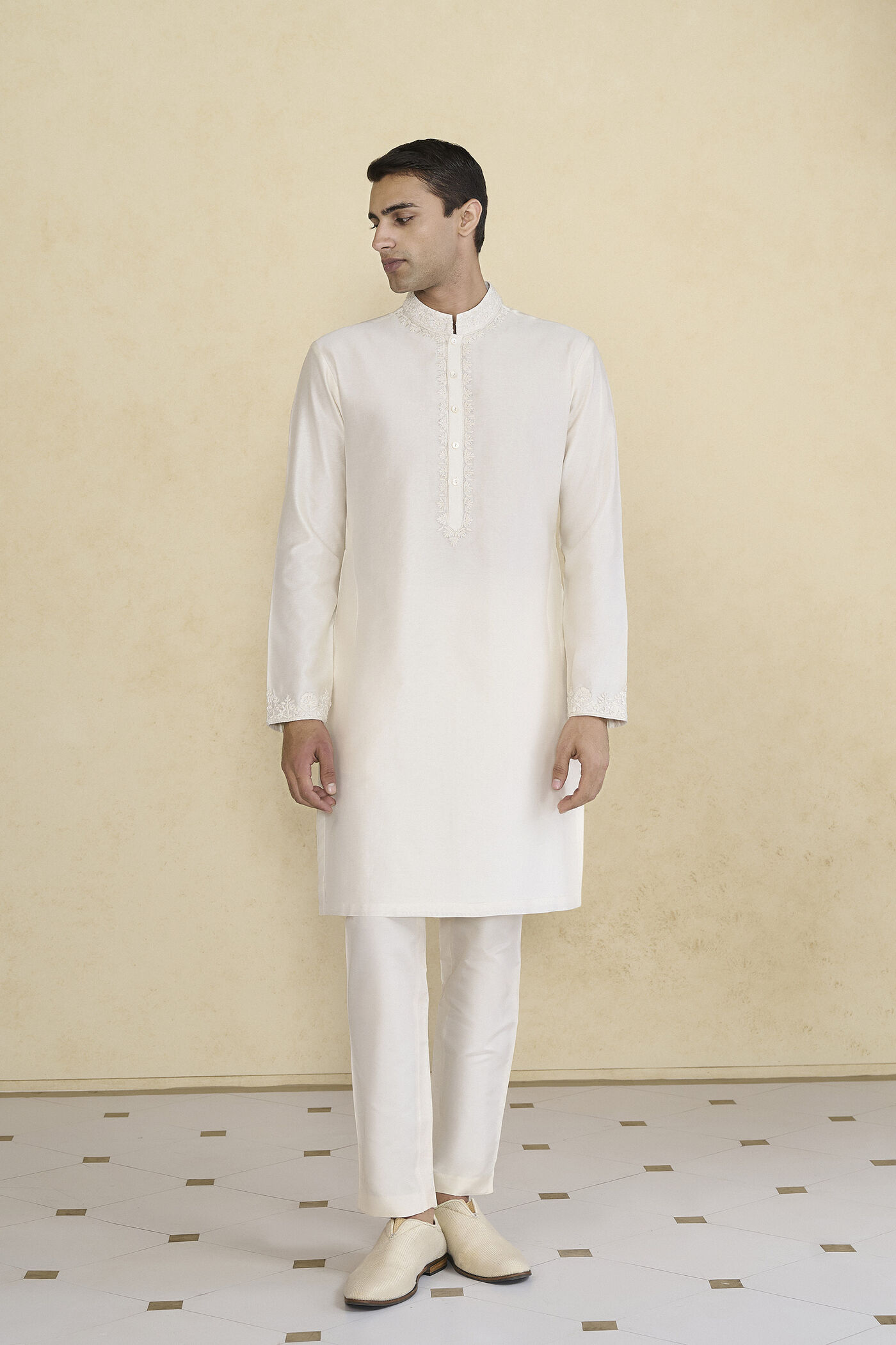 Isharv Embroidered Kurta - Ivory