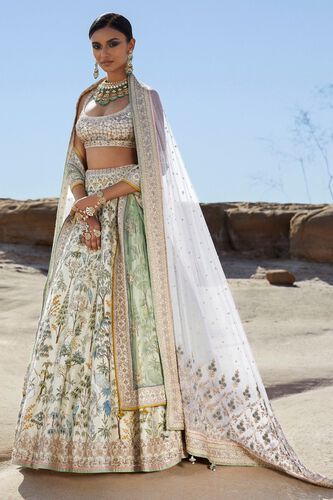 1 - Izumi Lehenga, image 1